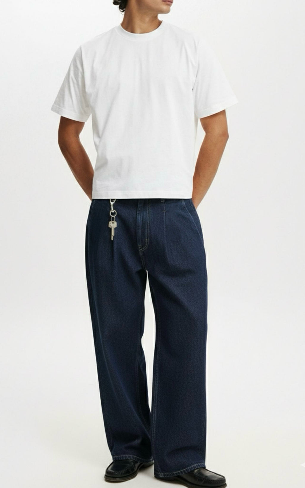PLEATED JEANS