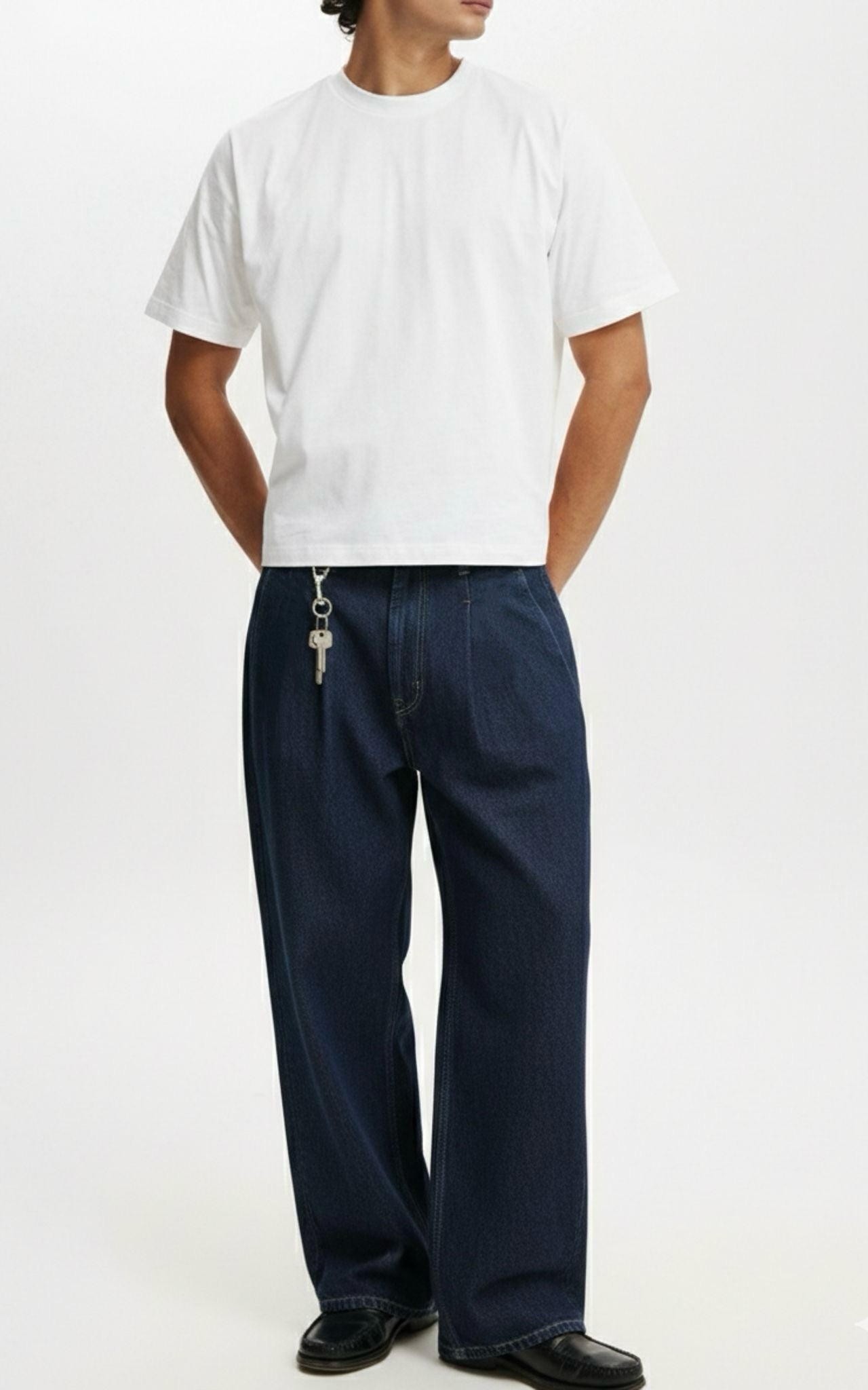 PLEATED JEANS